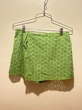 Forever 21 Green Eyelet Skort Wrap Tie Floral Summer Shorts Skirt M